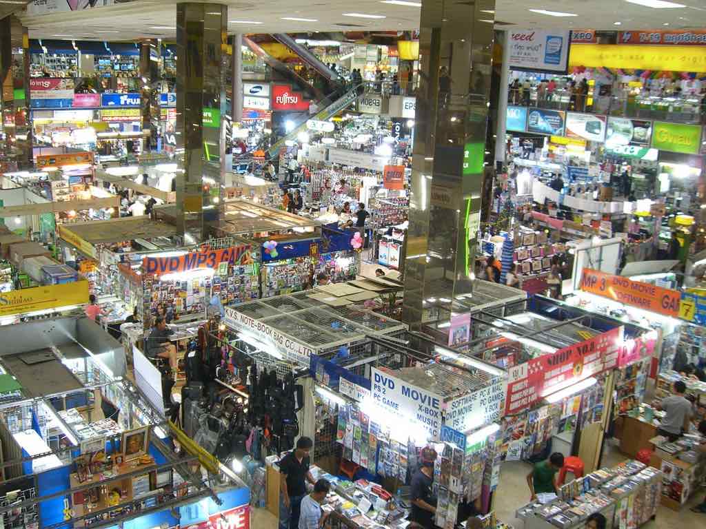 bangkok shopping guide pantip plaza